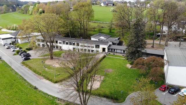 Luftbild der Gemeinschaftsgrundschule Grötzenberg